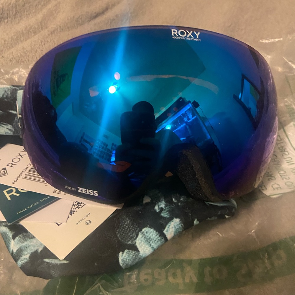 Roxy ski goggles